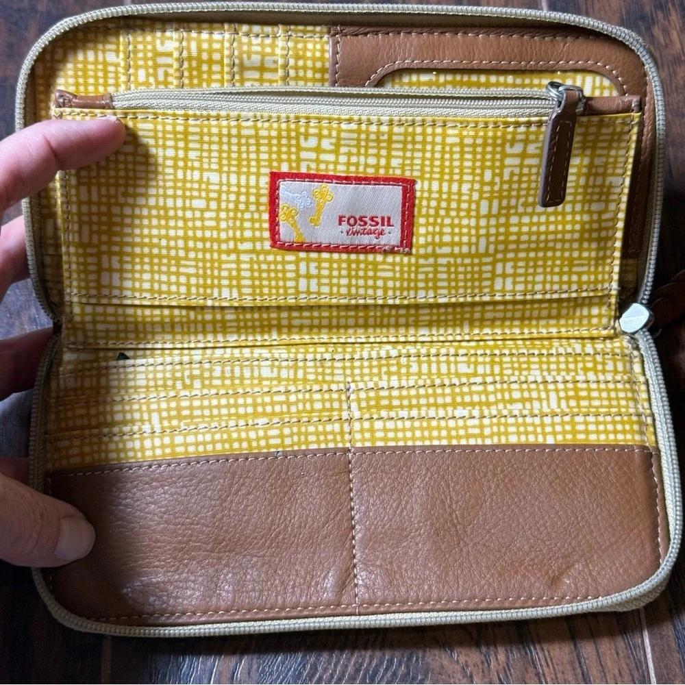 Fossil Floral Zip-Around Wallet | Canvas & Leather‎ | Vintage Style